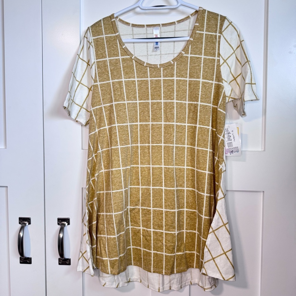 NWT LuLaRoe Perfect T Women's Size Small Hi Low‎ Hem Gold & White Grid FLAWED